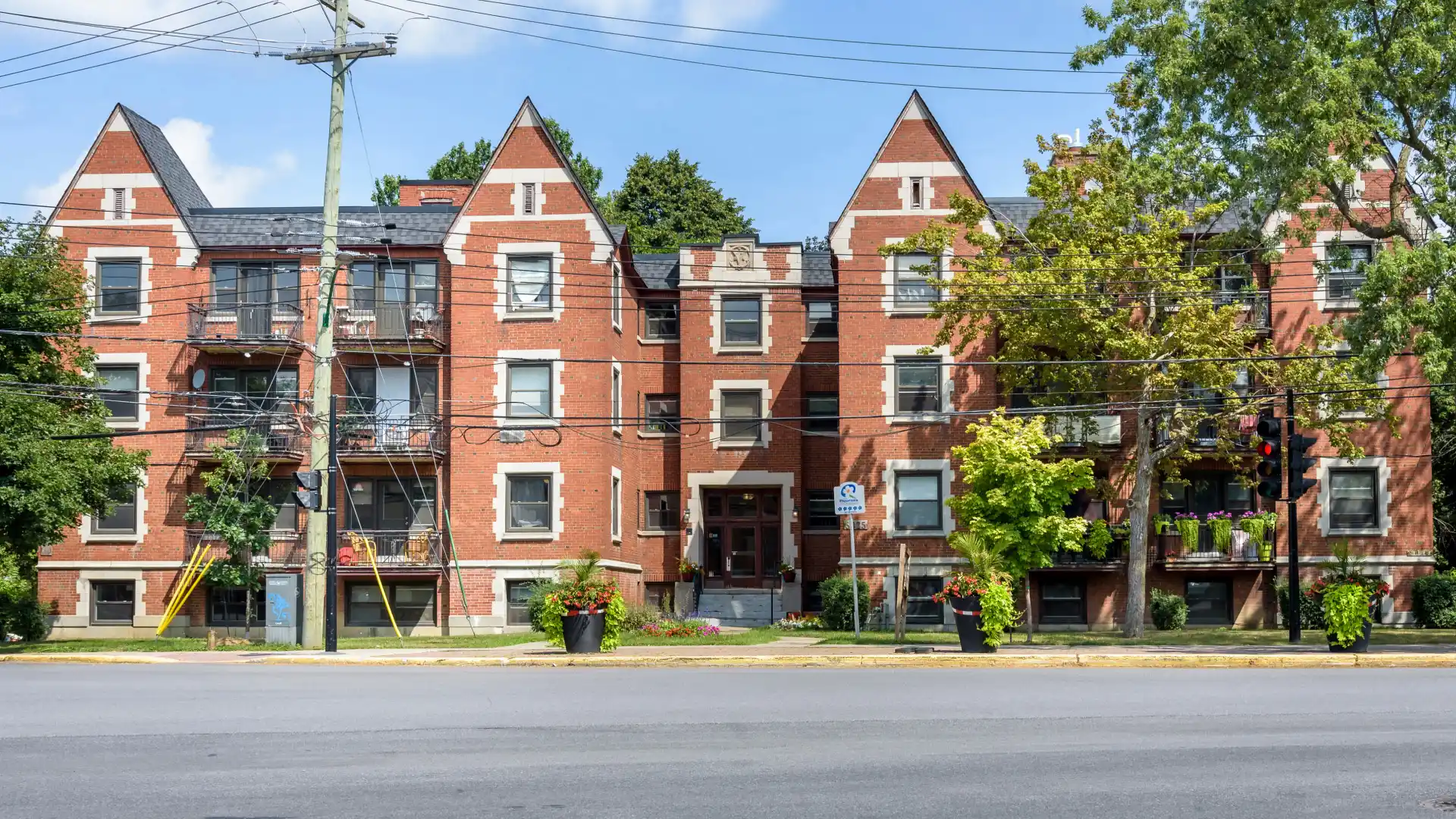 5825 Cote St Luc Road Hampstead Gestion Lameer